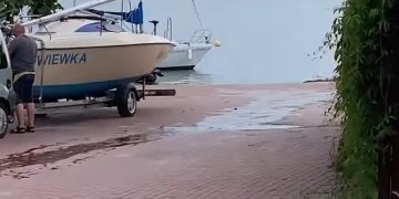 Ścieki płynęły do jeziora