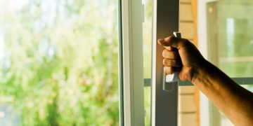 Czy dobre okna są drogie? Sprawdzamy co wpływa na cenę.