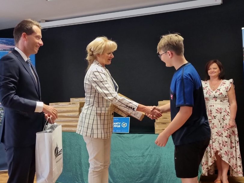 Ponad 92 tys. zł na laptopy