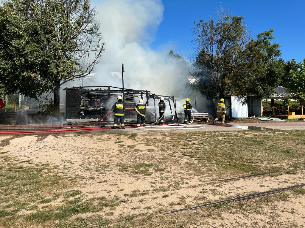 Pożar na plaży. To oni pierwsi ratowali dobytek