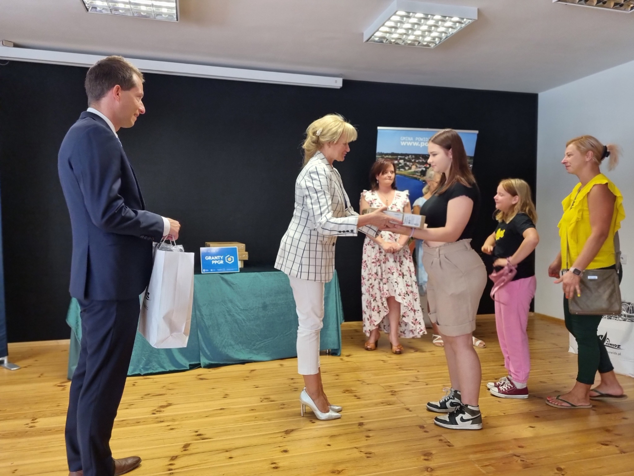 Ponad 92 tys. zł na laptopy