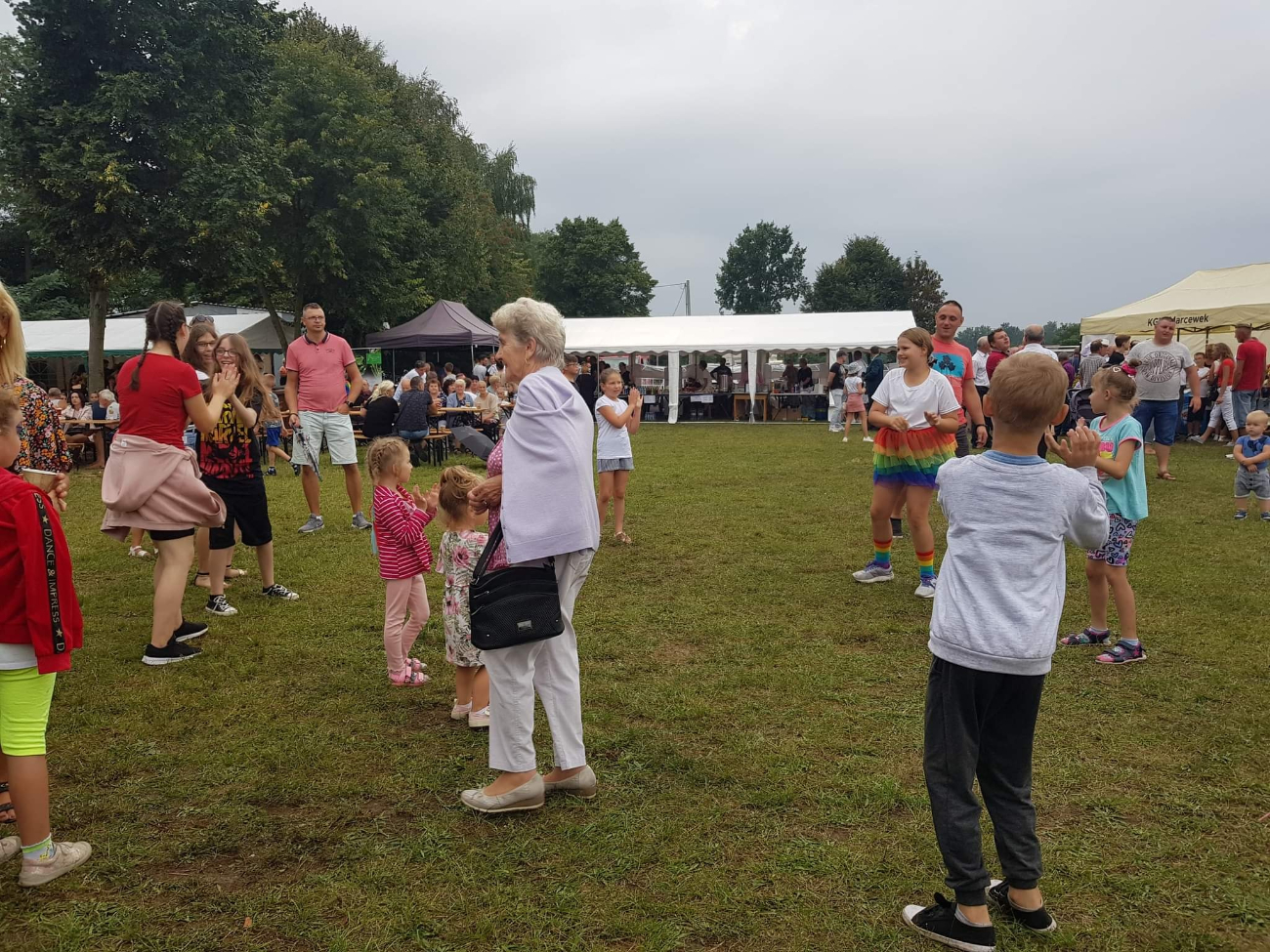 Dożynki parafialne w Młodojewie