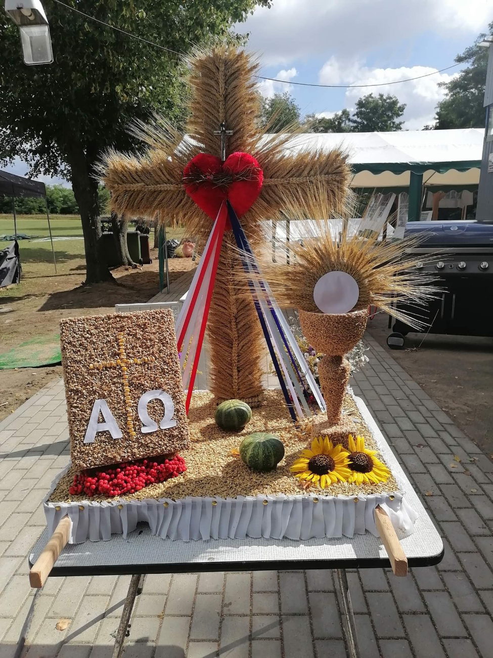 Dożynki parafialne w Młodojewie