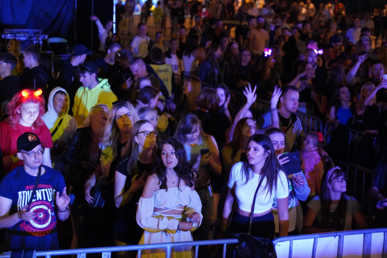 Ogień na targowisku. Szaleństwo większe niż na Cleo ZDJĘCIA