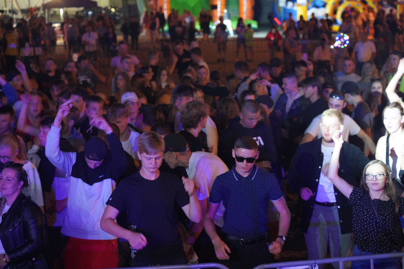 Ogień na targowisku. Szaleństwo większe niż na Cleo ZDJĘCIA