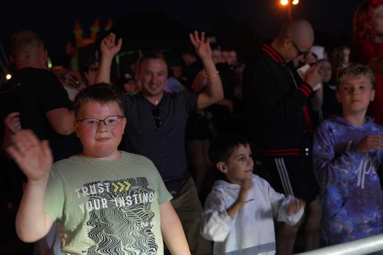 Ogień na targowisku. Szaleństwo większe niż na Cleo ZDJĘCIA