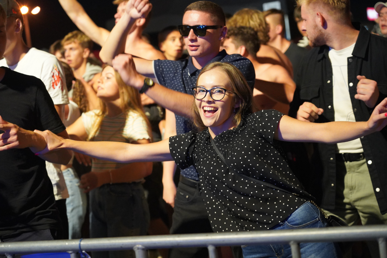 Ogień na targowisku. Szaleństwo większe niż na Cleo ZDJĘCIA