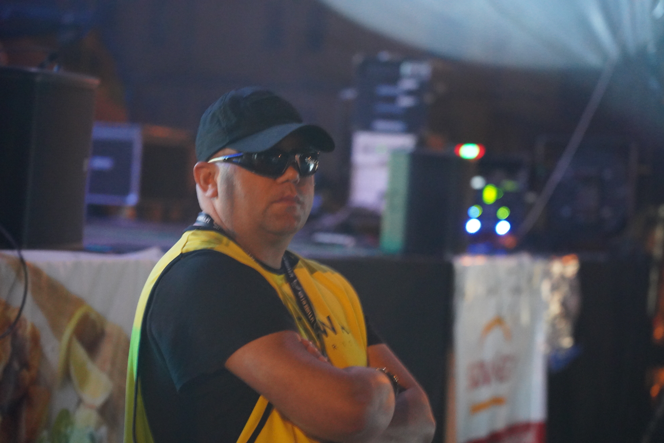 Ogień na targowisku. Szaleństwo większe niż na Cleo ZDJĘCIA