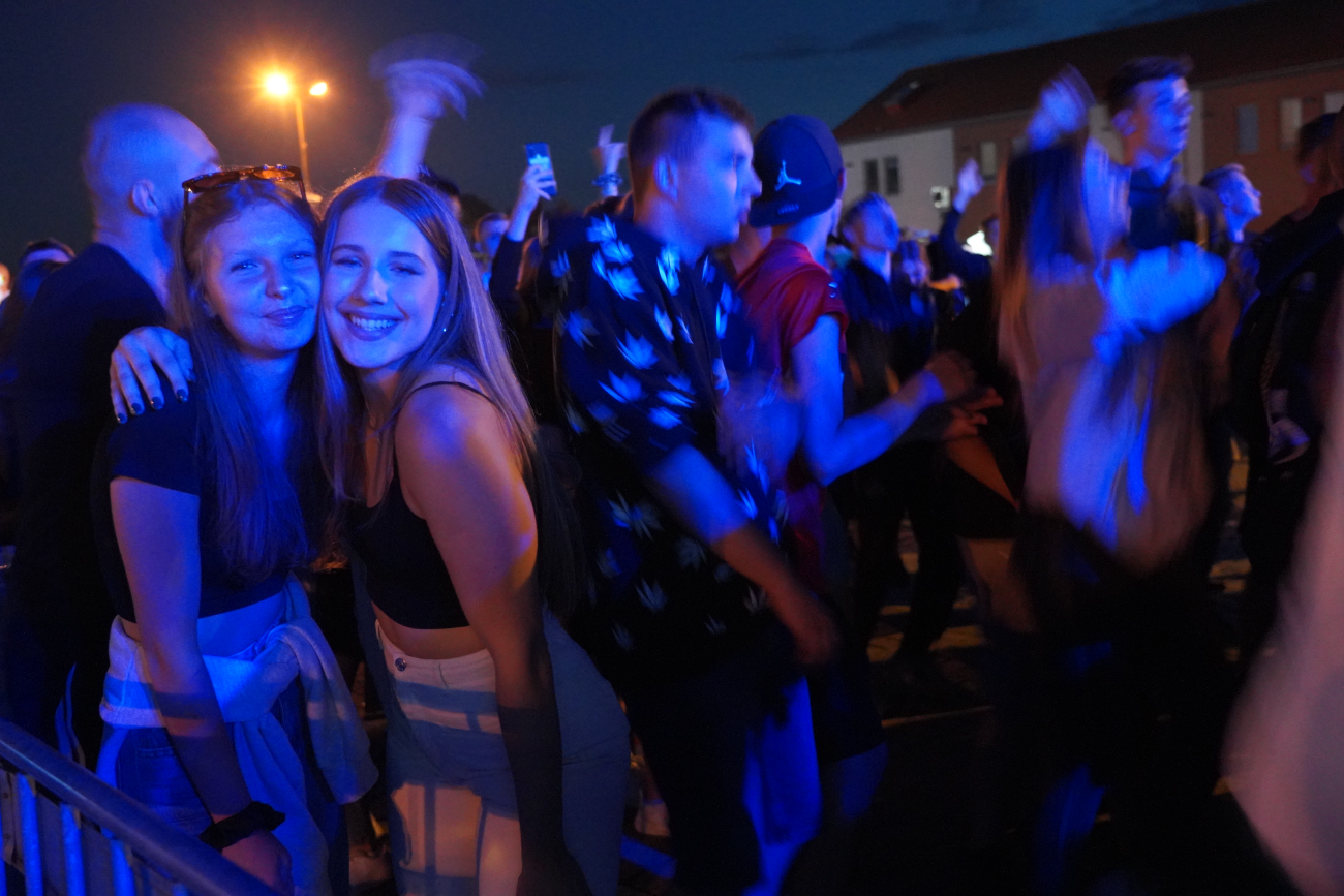 Ogień na targowisku. Szaleństwo większe niż na Cleo ZDJĘCIA