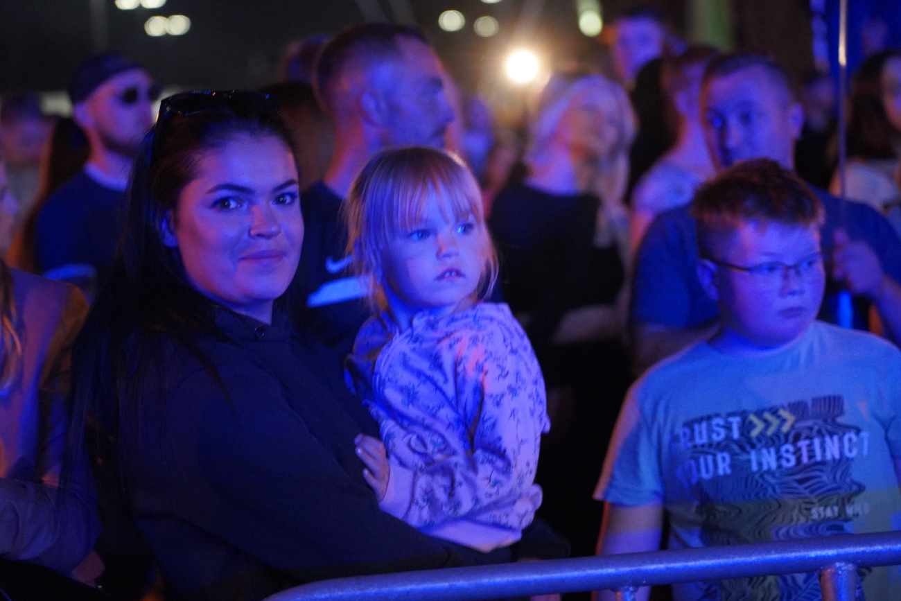 Ogień na targowisku. Szaleństwo większe niż na Cleo ZDJĘCIA