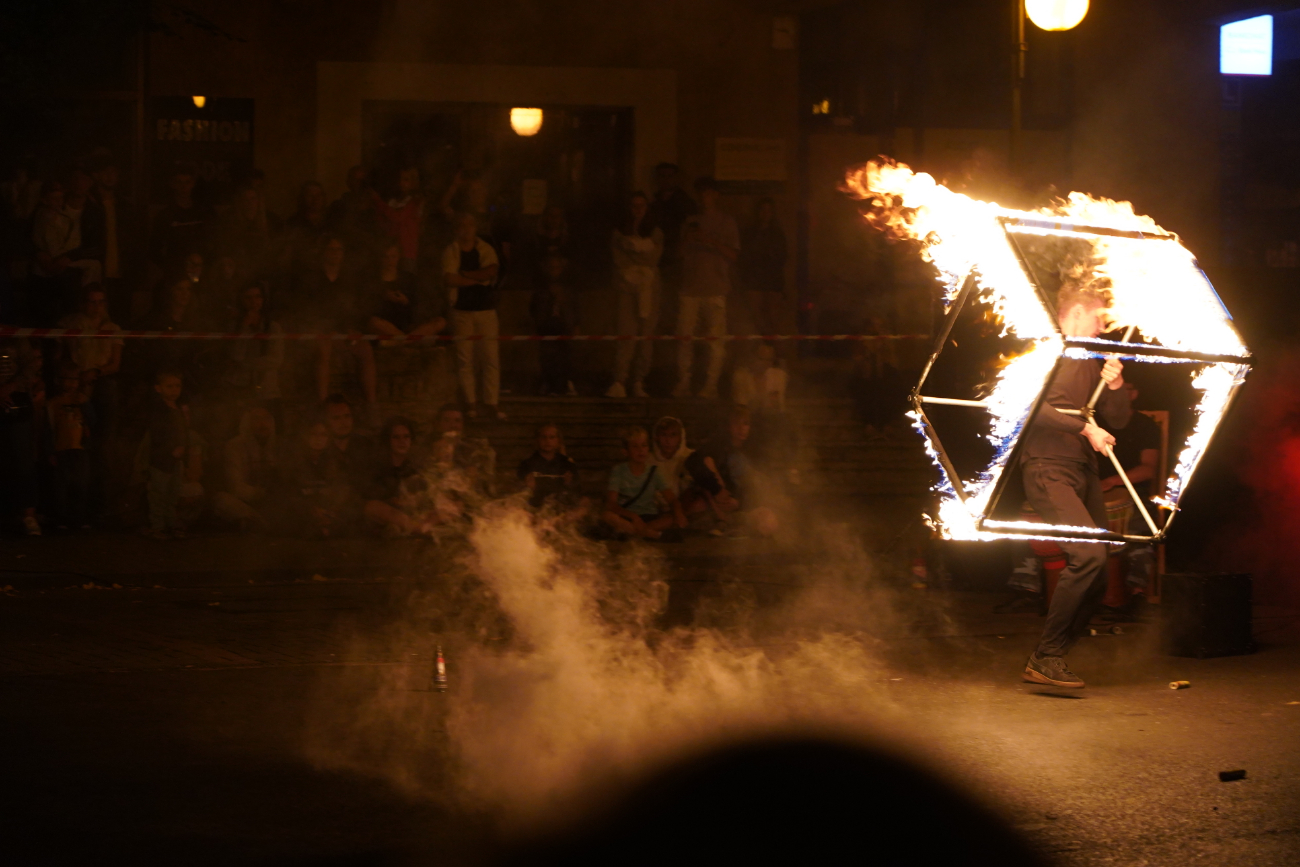 Słupecki rynek w ogniu. Patrzyły na to setki słupczan