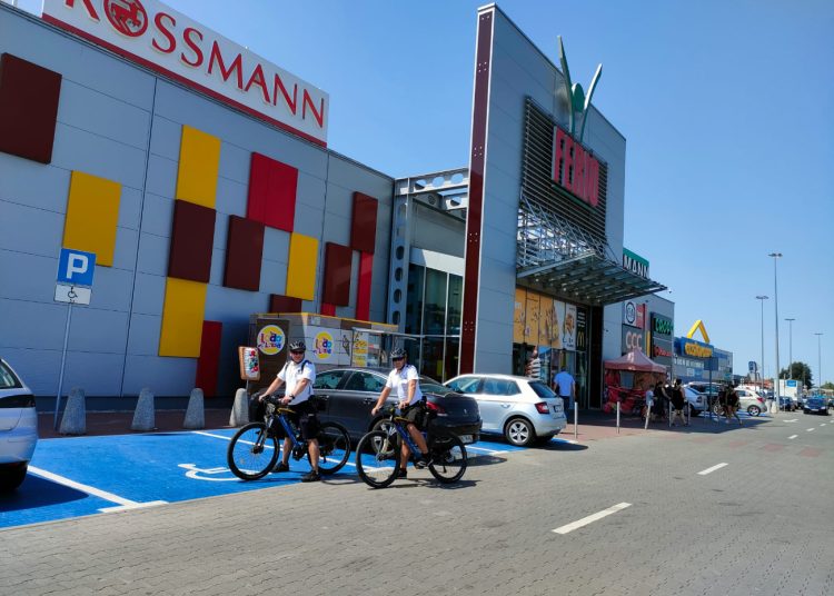 Bezpieczne wakacje – Komenda Miejska Policji w Koninie udzieli rad w Ferio Konin!