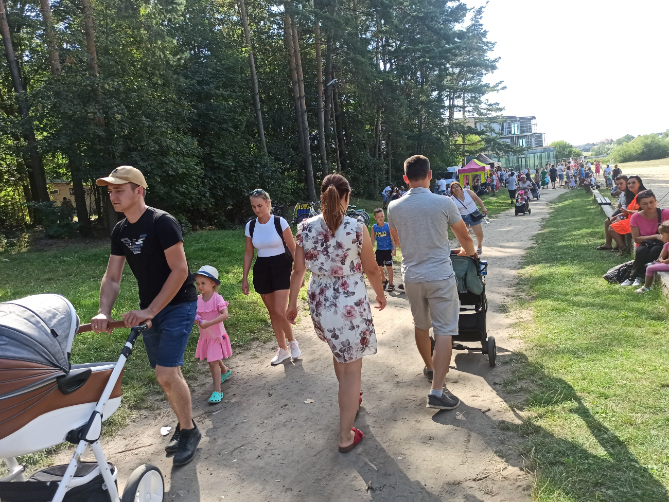 Tłumy słupczan nad jeziorem. Zobacz zdjęcia