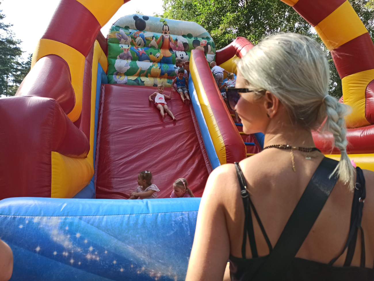 Tłumy słupczan nad jeziorem. Zobacz zdjęcia