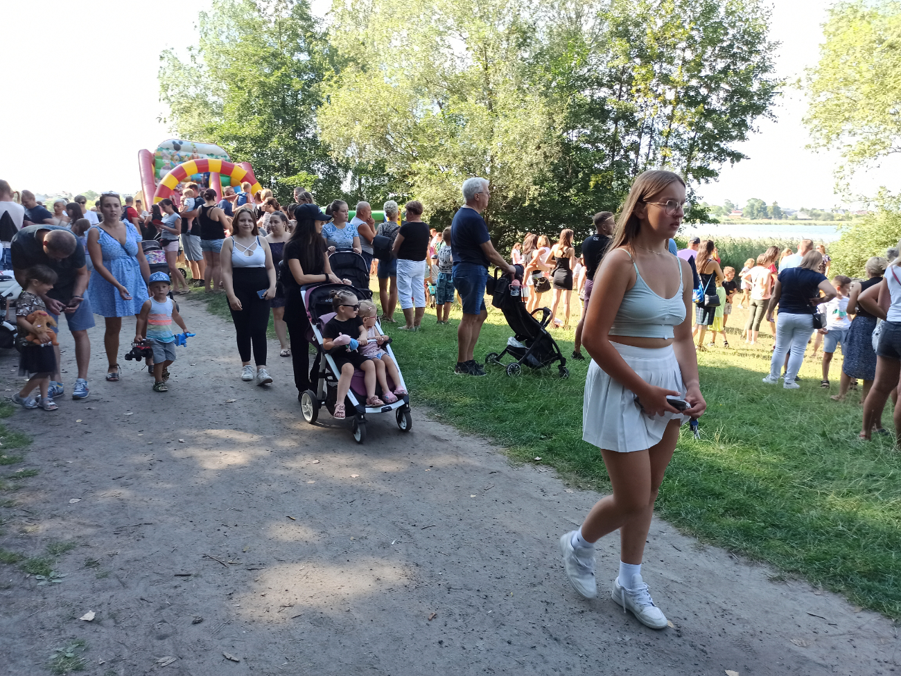 Tłumy słupczan nad jeziorem. Zobacz zdjęcia