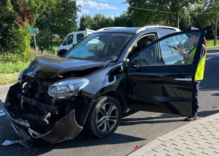 Wypadek w Młodojewie. Jedna osoba w szpitalu