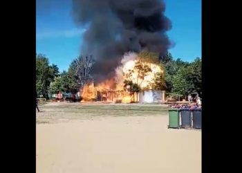 Wybuch na plaży w Przybrodzinie. Zobacz dramatyczny film