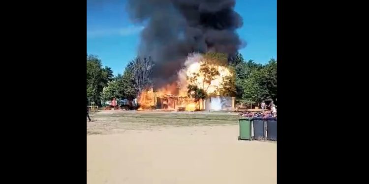 Wybuch na plaży w Przybrodzinie. Zobacz dramatyczny film