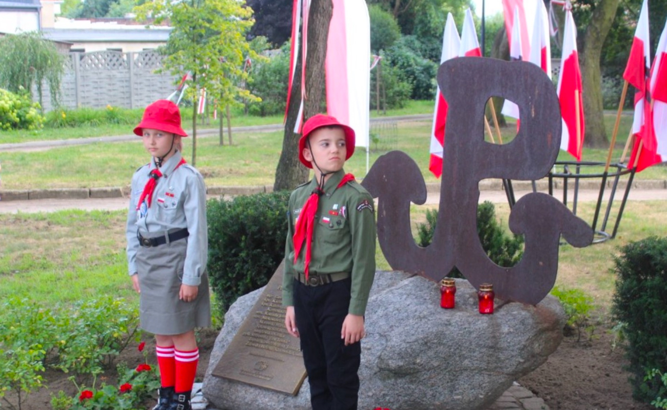 Słupca oddała hołd Powstańcom. Zawyły syreny