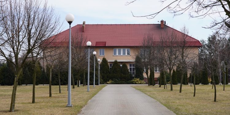 Dlaczego hospicjum nie powstanie przy plebanii? Proboszcz wyjaśnia