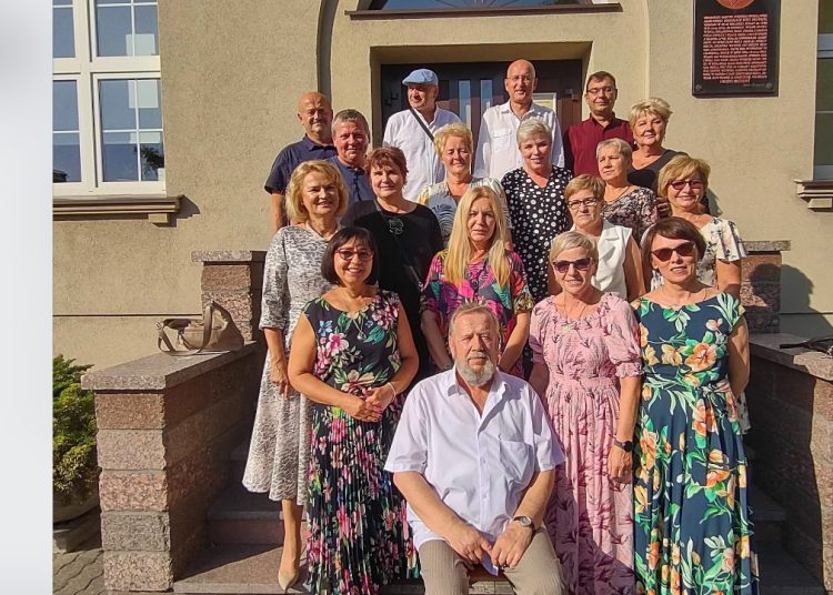 Spotkali się 42 lata po maturze