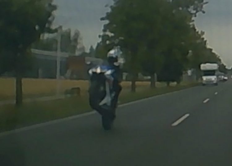 Namierzyli motocyklistę z głośnego nagrania