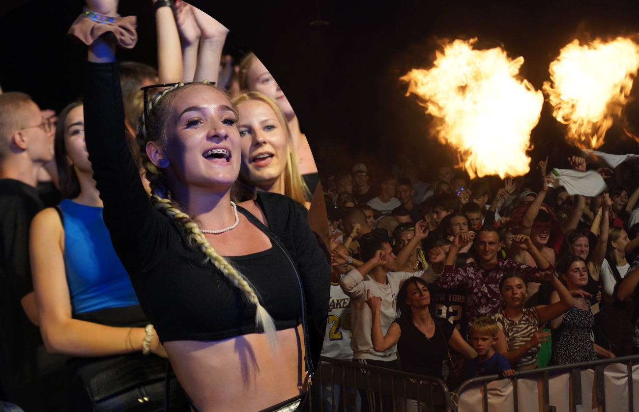 Ogień na targowisku. Szaleństwo większe niż na Cleo ZDJĘCIA