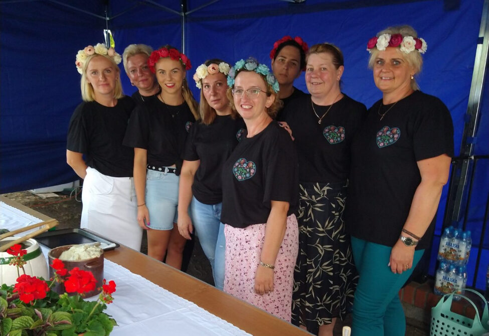 Tłumy na dożynkach parafialnych w Ciążeniu