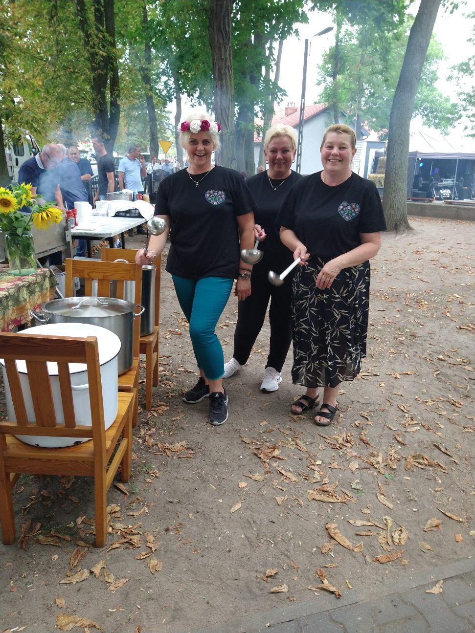 Tłumy na dożynkach parafialnych w Ciążeniu