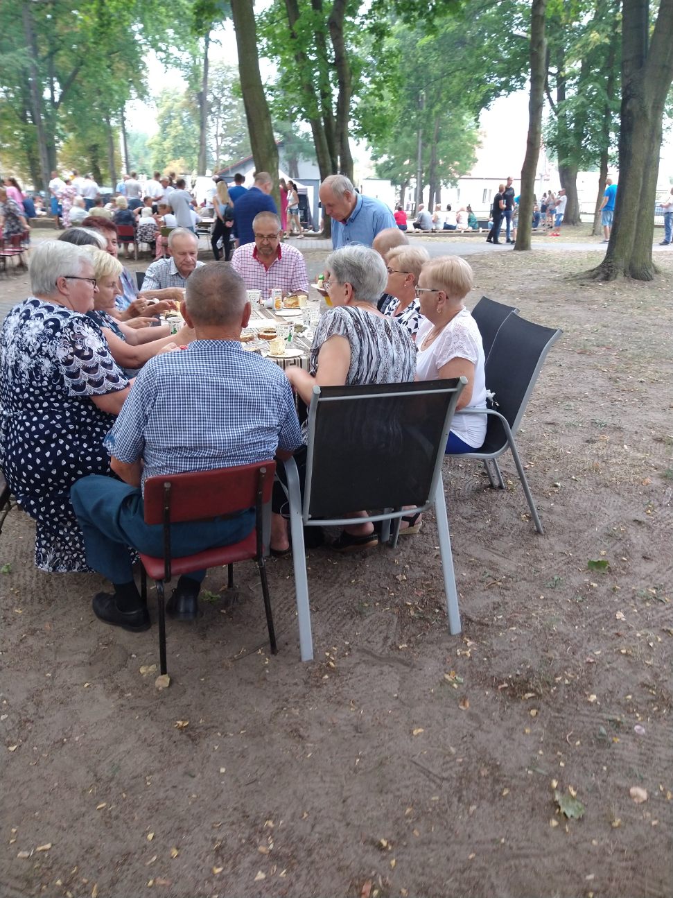 Tłumy na dożynkach parafialnych w Ciążeniu