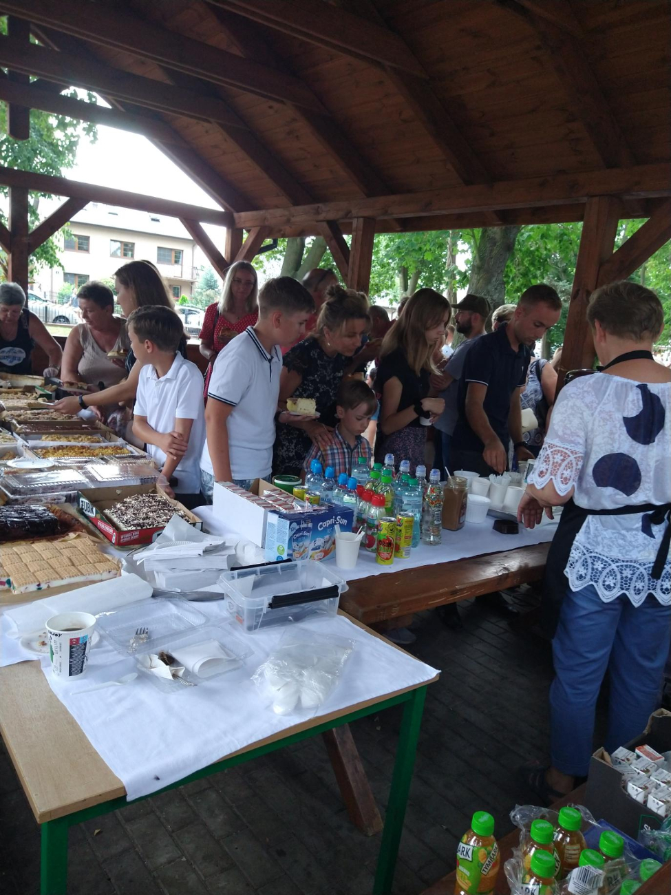 Tłumy na dożynkach parafialnych w Ciążeniu