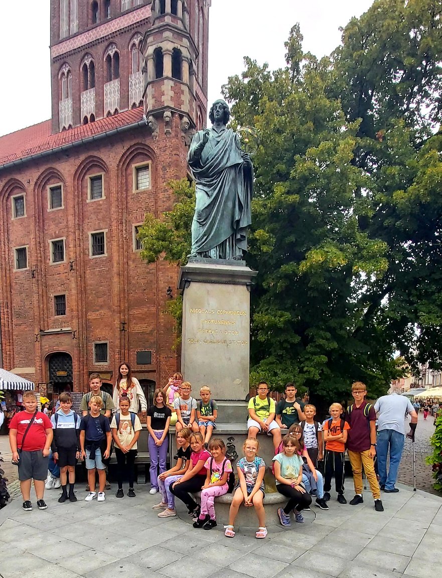 Młodzież z Powidza zwiedziła ciekawe miejsca