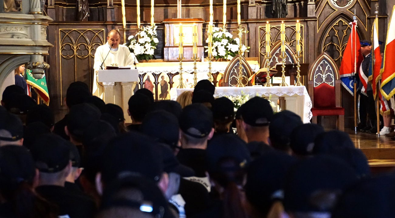 Salwa honorowa i race na słupeckim rynku ZDJĘCIA