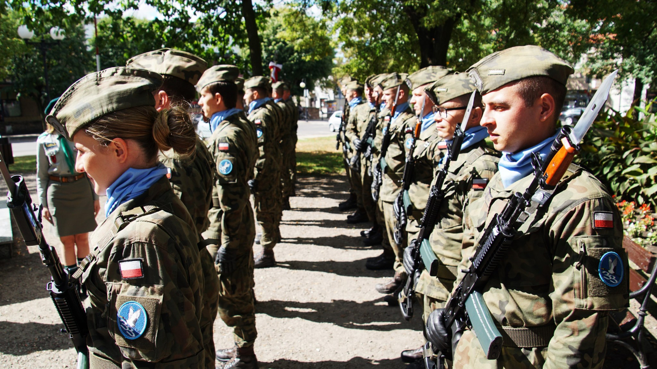 Salwa honorowa i race na słupeckim rynku ZDJĘCIA