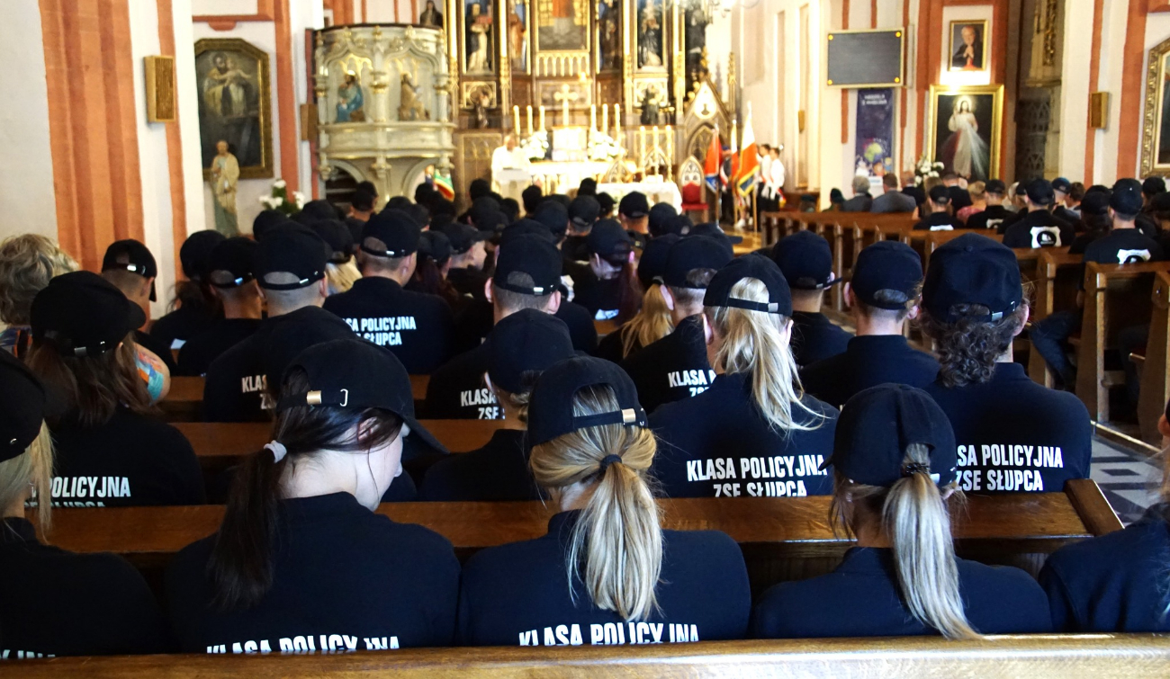 Salwa honorowa i race na słupeckim rynku ZDJĘCIA