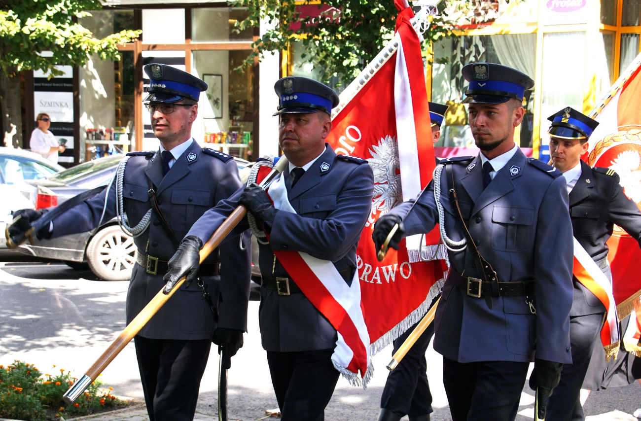 Salwa honorowa i race na słupeckim rynku ZDJĘCIA