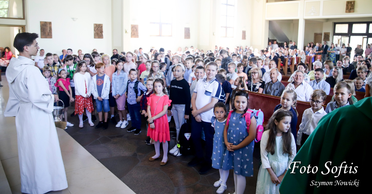 Święcenie plecaków. Zobacz zdjęcia