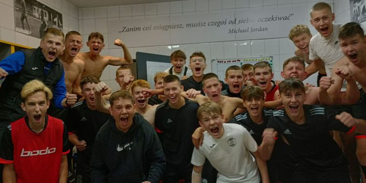 Pierwsze zwycięstwo juniorów