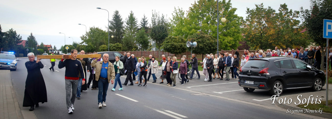 Droga Krzyżowa przeszła ulicami Słupcy ZDJĘCIA