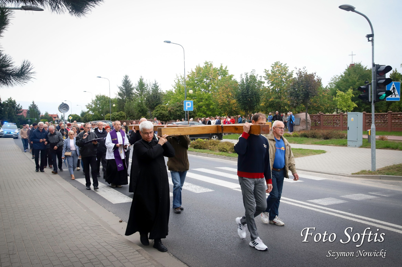 Droga Krzyżowa przeszła ulicami Słupcy ZDJĘCIA