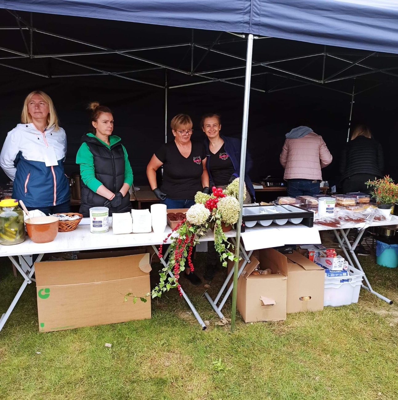 Panie z Lądku pomagają charytatywnie