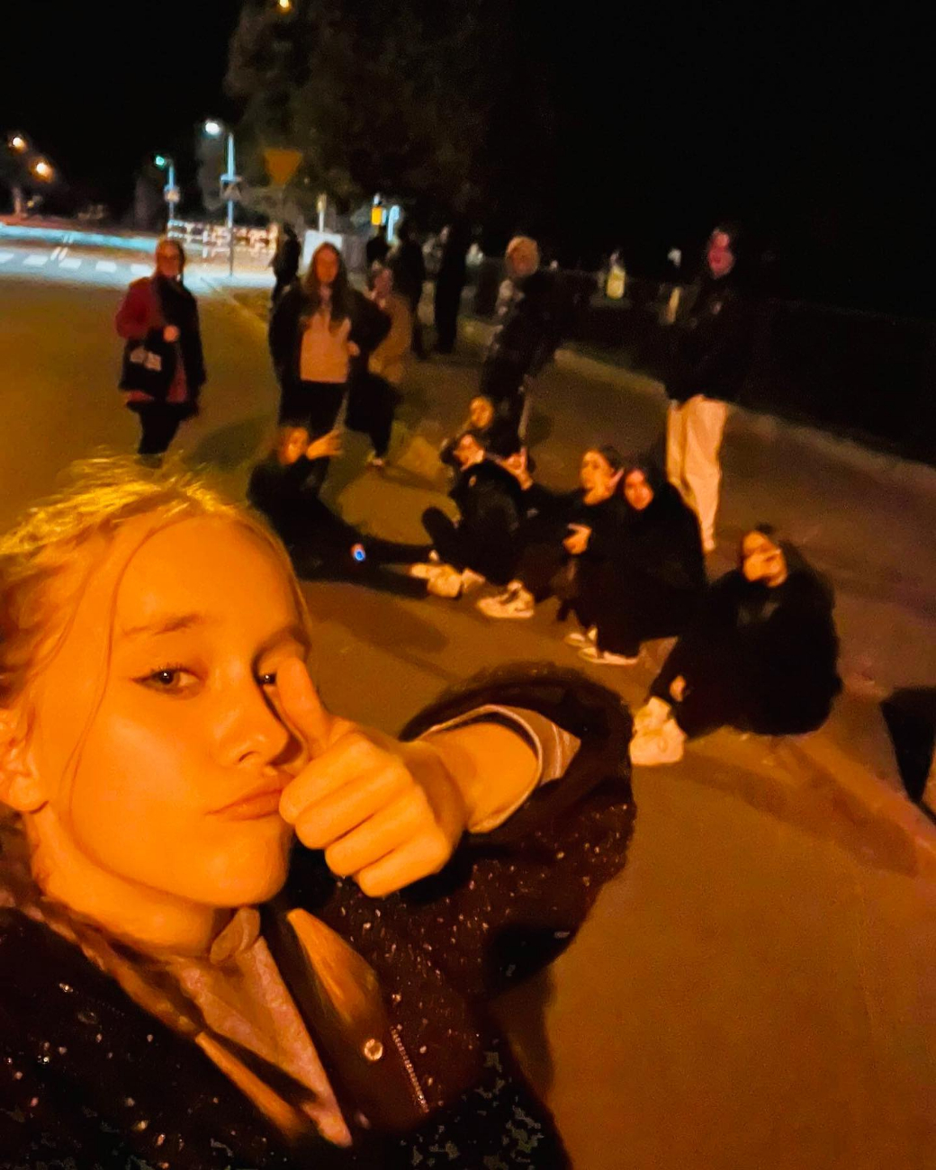 Całą noc spędzili w szkole. Zobacz zdjęcia