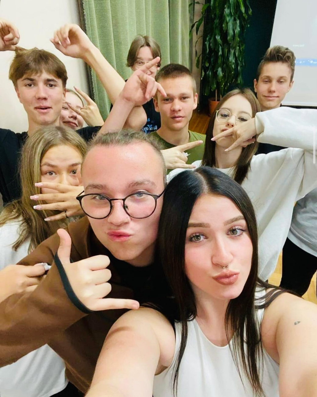 Całą noc spędzili w szkole. Zobacz zdjęcia