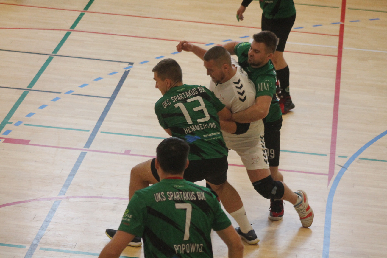 Inauguracyjne zwycięstwo Hagardu