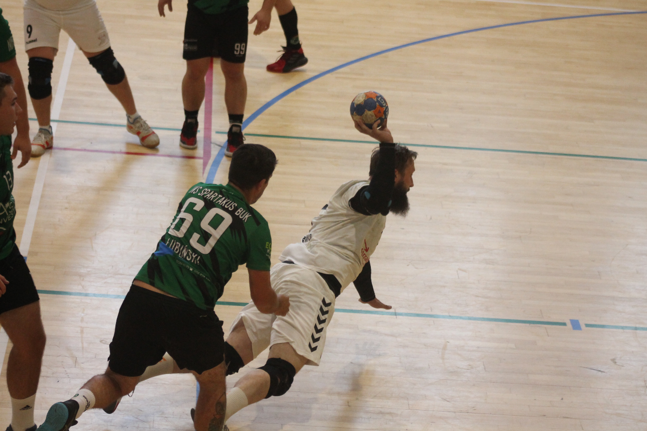 Inauguracyjne zwycięstwo Hagardu