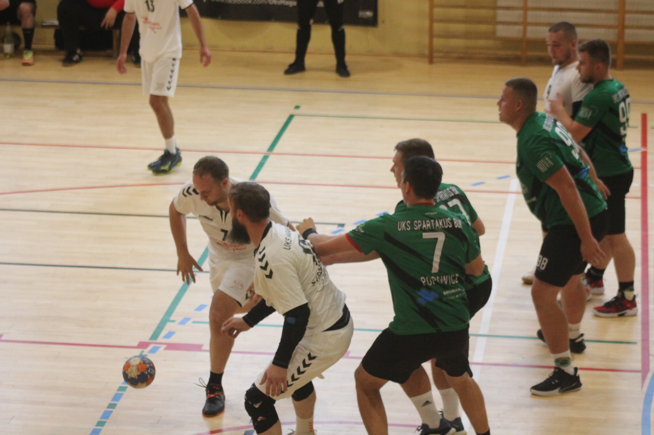 Inauguracyjne zwycięstwo Hagardu