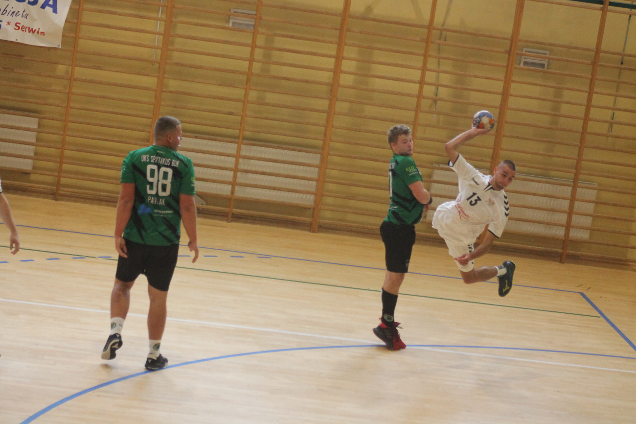 Inauguracyjne zwycięstwo Hagardu