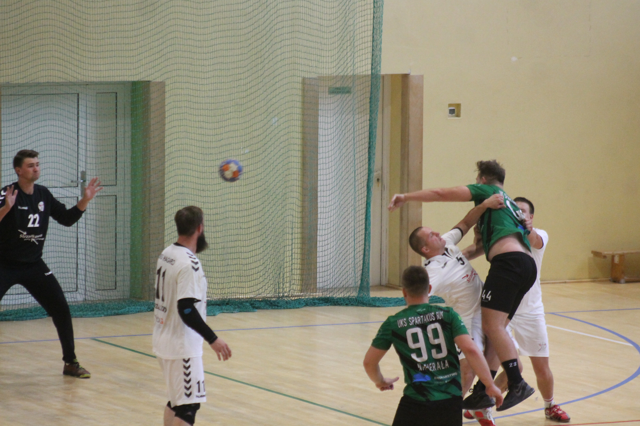 Inauguracyjne zwycięstwo Hagardu