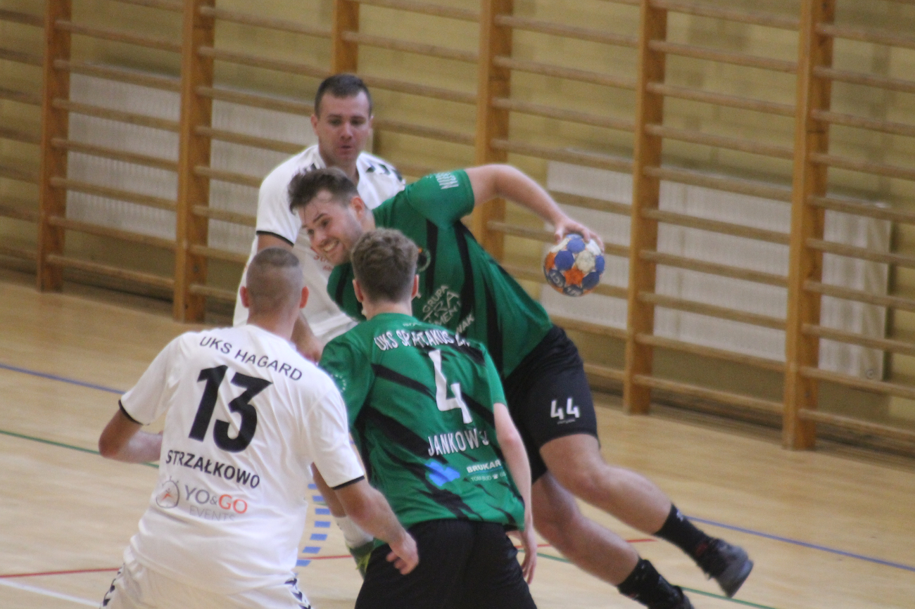 Inauguracyjne zwycięstwo Hagardu