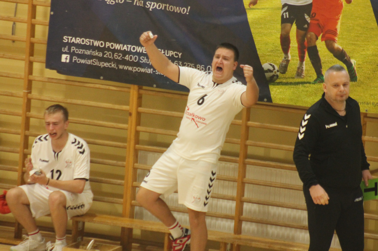 Inauguracyjne zwycięstwo Hagardu